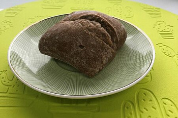 Булочка петит темная Фарцер