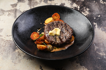 Бифштекс с рибаем