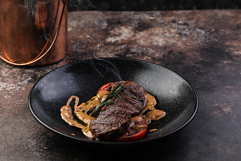 Медальоны из говядины на гриле