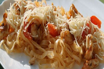 Паста рисовая с креветками