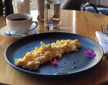 Скрэмбл из 3-х яйц