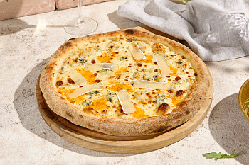 Пицца сырная