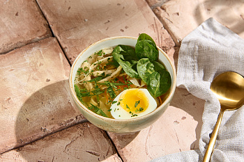 Флорентинский куриный суп с домашней лапшой