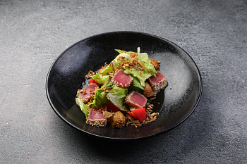 Салат с тунцом 