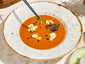 Сливочно-томатный суп с сыром страчетелла